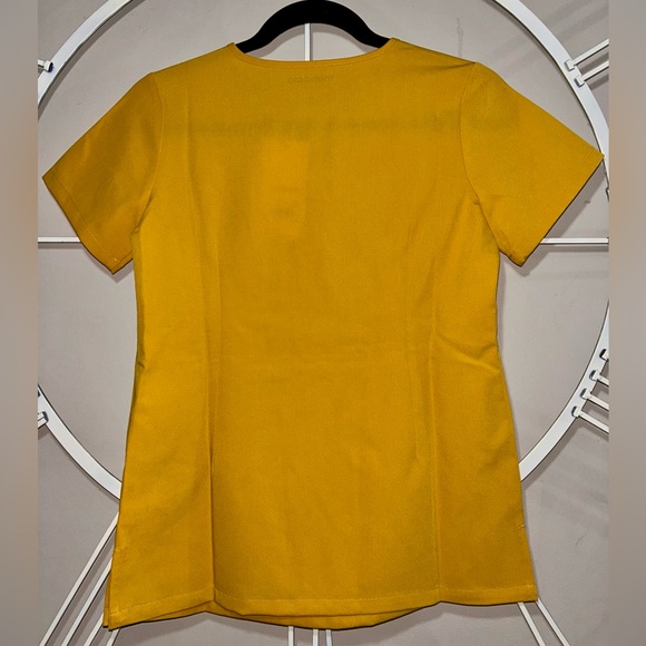 Mandala Women's V-Neck Short Sleeve Scrub Top - Honey - Picture 4 of 6